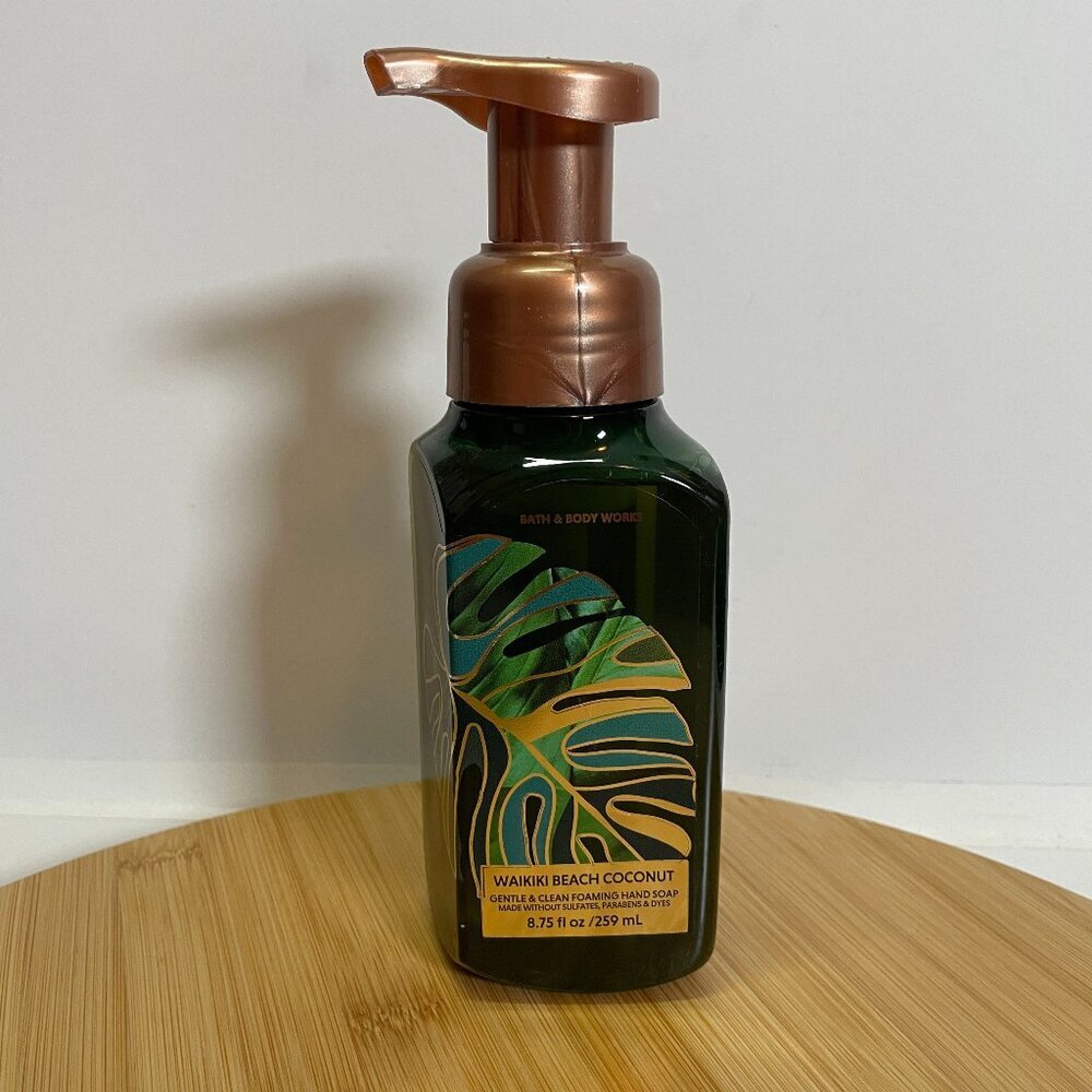 Bath & Body Works Waikiki Beach Coconut Gentle Foaming Hand Soap 8.75 Oz Shea